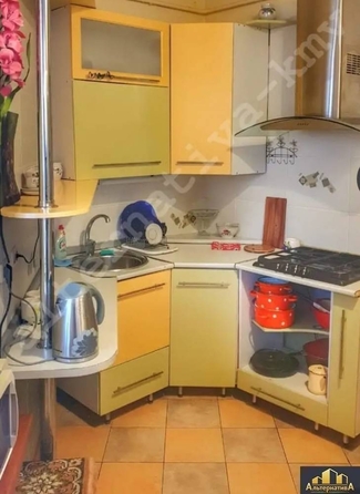 
  Продается 3-комн. квартира, 53 м², Шаляпина ул
. Фото 8.