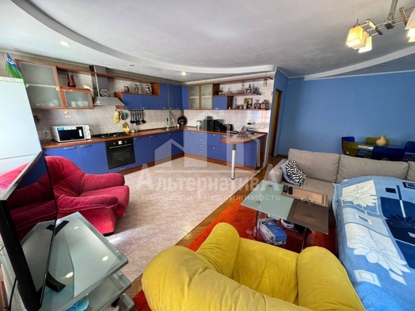 
   Продам 3-комнатную, 103.3 м², Титова ул

. Фото 2.