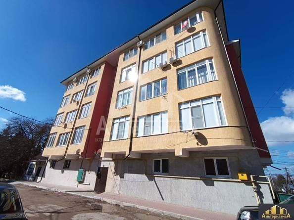 
  Продается 1-комн. квартира, 61 м², Революции ул
. Фото 2.