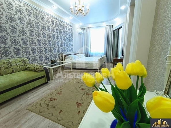 
   Продам 1-комнатную, 61 м², Революции ул

. Фото 1.