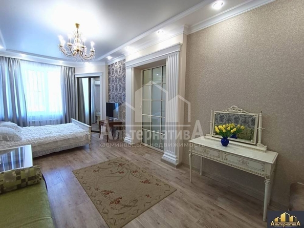 
   Продам 1-комнатную, 61 м², Революции ул

. Фото 9.