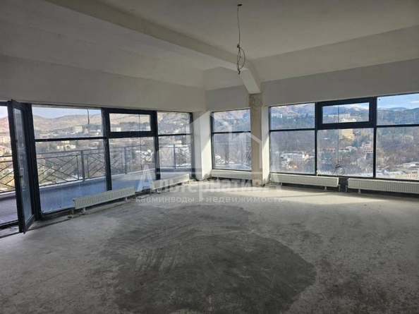 
   Продам 4-комнатную, 220.4 м², Шаумяна ул

. Фото 11.