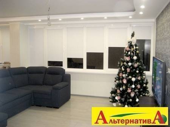 
  Продается 2-комн. квартира, 80 м², Декабристов ул
. Фото 2.