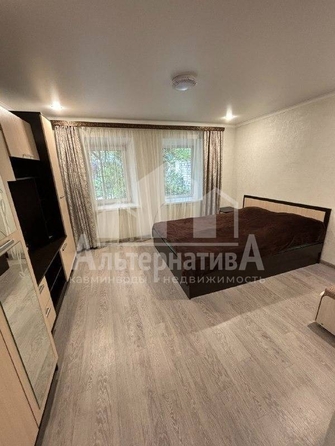 
   Продам 2-комнатную, 35 м², Широкая ул

. Фото 1.