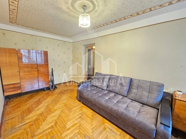 
   Продам 2-комнатную, 37 м², Островского ул

. Фото 2.