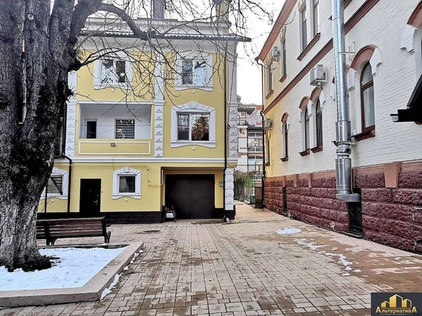 
  Продается 4-комн. квартира 222.9 м². Фото 1.