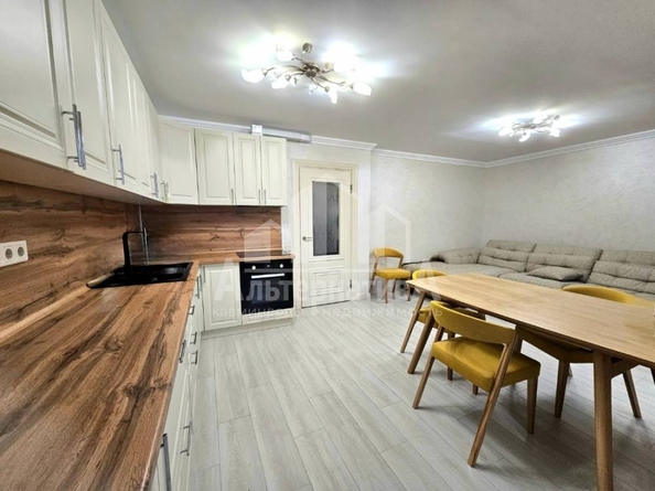 
  Продается 4-комн. квартира, 157 м², Широкая ул
. Фото 3.