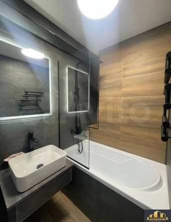 
  Продается 2-комн. квартира, 52 м², Островского ул
. Фото 12.