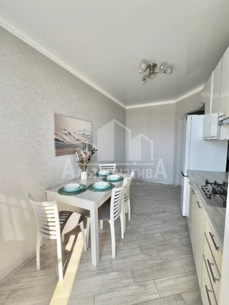 
  Продается 1-комн. квартира, 42 м², Кленовая роща ул
. Фото 7.