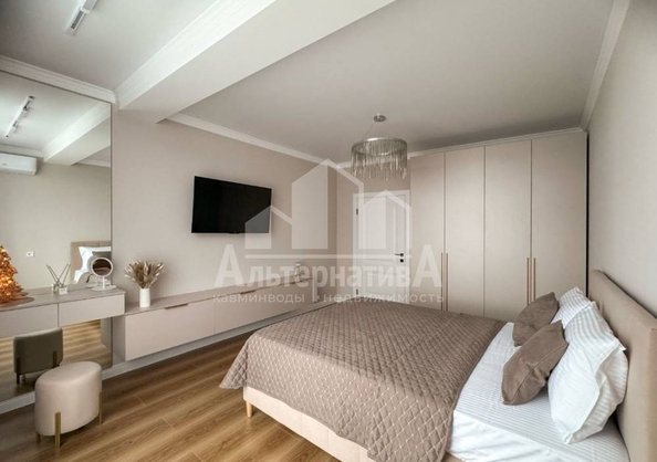 
  Продается 1-комн. квартира, 42.8 м², Замковая ул
. Фото 2.