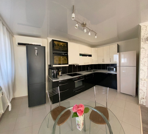 
  Продается 3-комн. квартира 106 м². Фото 1.