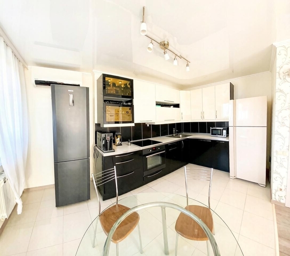 
  Продается 3-комн. квартира 106 м². Фото 1.