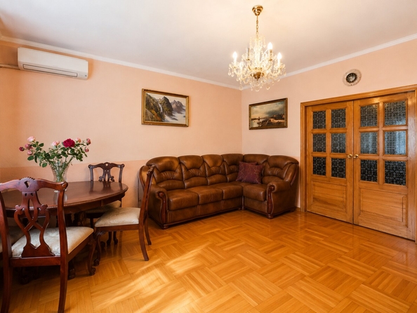 
  Продается 4-комн. квартира 112 м². Фото 1.