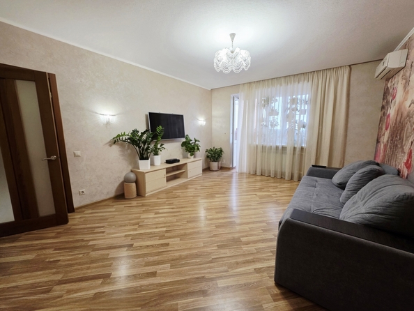 
  Продается 3-комн. квартира 107 м². Фото 1.
