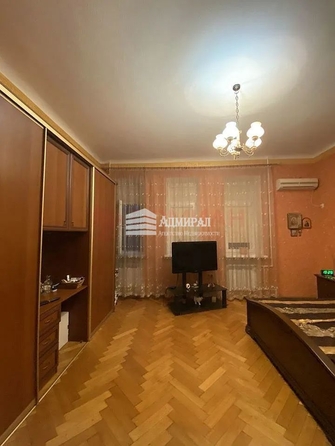 
   Продам 4-комнатную, 100 м², Ворошиловский пр-кт, 8

. Фото 2.