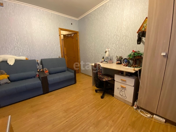 
   Продам 3-комнатную, 62 м², Космонавтов пл, 27/2

. Фото 1.