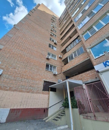 
   Продам 4-комнатную, 100 м², Волкова ул, 8

. Фото 1.