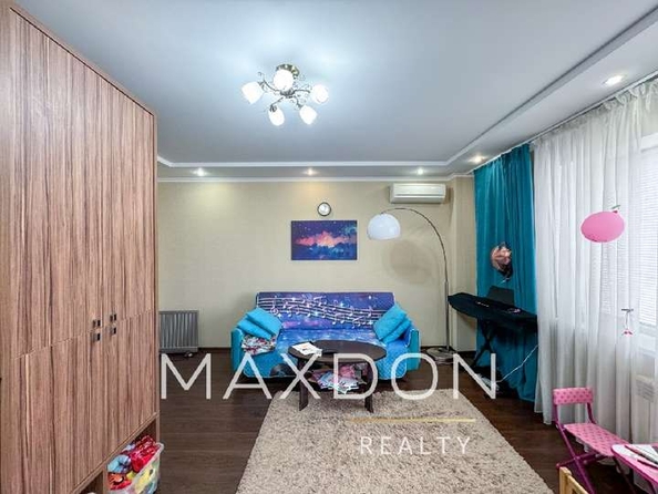 
   Продам 2-комнатную, 61 м², Варфоломеева ул, 265

. Фото 14.