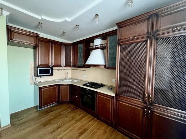 
   Продам 3-комнатную, 108 м², Северная Звезда ул

. Фото 5.