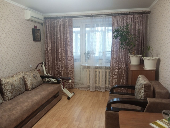 
   Продам 2-комнатную, 54 м², Думенко ул, 13/1

. Фото 7.