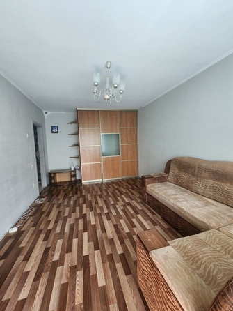 
   Продам 2-комнатную, 54 м², Думенко ул, 1/4

. Фото 4.