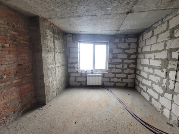 
   Продам 1-комнатную, 38 м², Добровольского пл, 15А

. Фото 6.