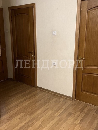 
   Продам 2-комнатную, 69.5 м², Королева пл, 1Ж

. Фото 1.