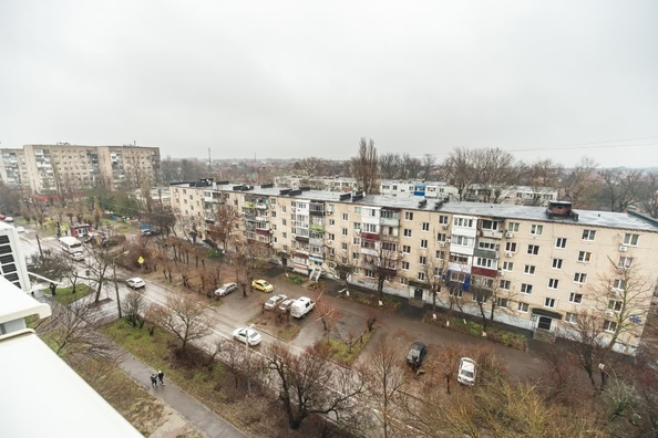 
   Продам 3-комнатную, 60.7 м², Содружества ул, 41

. Фото 1.