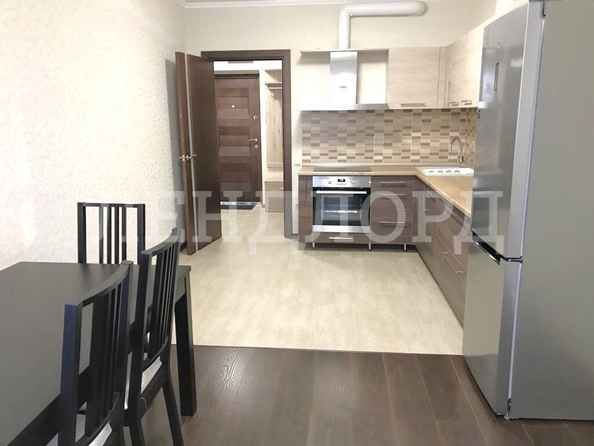 
   Продам 2-комнатную, 48.8 м², Малиновского ул, 66/1

. Фото 8.