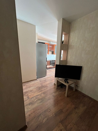 
   Продам 2-комнатную, 45 м², Ленина пл, 140А

. Фото 2.