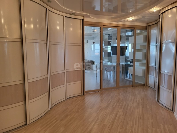 
   Продам 2-комнатную, 104 м², Петрашевского ул, 36

. Фото 1.