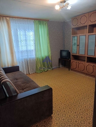 
   Продам 2-комнатную, 45 м², 

. Фото 6.