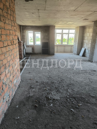 
   Продам 3-комнатную, 79 м², Комарова б-р, 16/5

. Фото 4.