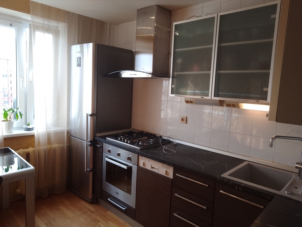 
   Продам 4-комнатную, 100 м², Малиновского ул, д 76

. Фото 11.