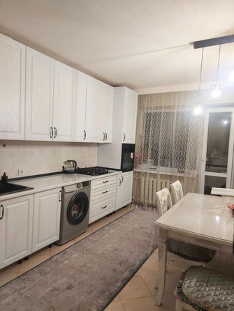 
   Продам 3-комнатную, 84 м², Думенко ул, 11Д

. Фото 7.