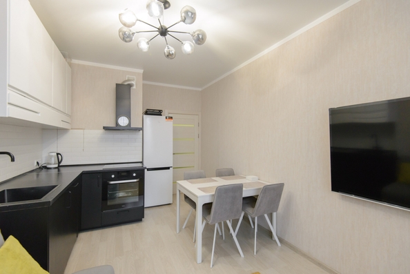 
   Продам 2-комнатную, 55 м², Солженицына пр-кт, 21 к 106

. Фото 3.