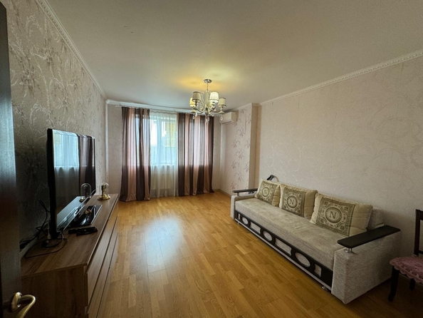 
   Продам 1-комнатную, 55 м², Зорге ул, 11

. Фото 1.