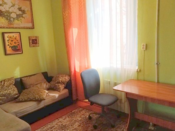 
   Продам 2-комнатную, 30 м², Обороны ул, 30

. Фото 1.