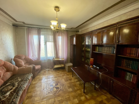 
   Продам 3-комнатную, 60 м², 40-летия Победы пр-кт, 69 к 8

. Фото 2.