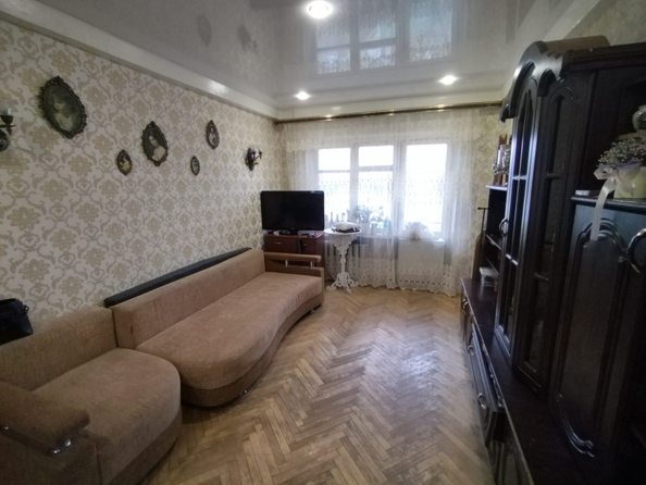 
   Продам 3-комнатную, 47.3 м², Университетский пер, 131б

. Фото 2.