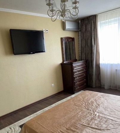 
   Продам 1-комнатную, 51 м², Королева пр-кт, 2/3

. Фото 3.