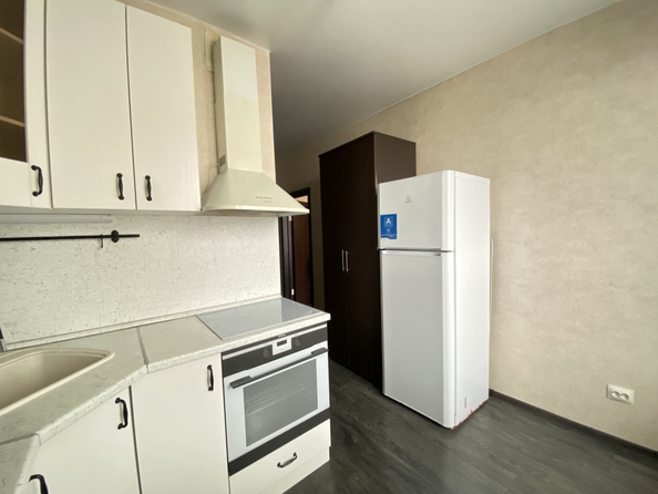 
   Продам 1-комнатную, 37 м², Еременко ул, 103

. Фото 14.