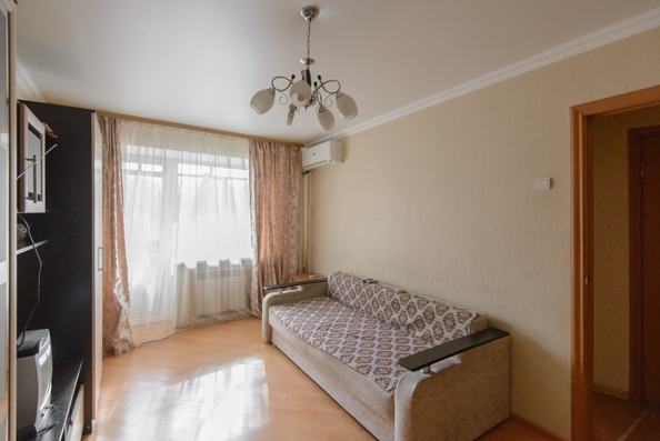 
   Продам 1-комнатную, 33 м², Смены ул, 21

. Фото 3.