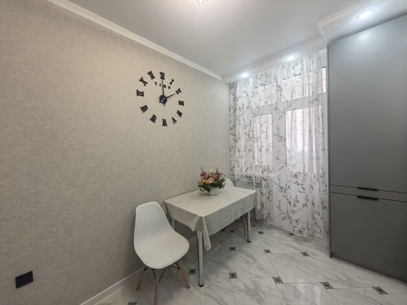
   Продам 1-комнатную, 37.9 м², Берберовская ул, 32

. Фото 4.