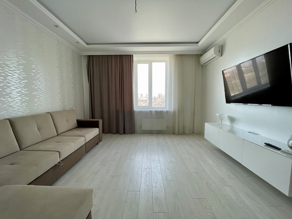 
   Продам 2-комнатную, 57 м², Скачкова ул, 62

. Фото 17.