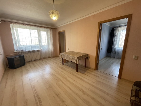 
   Продам 3-комнатную, 47 м², 2-я Краснодарская ул, 163/1

. Фото 2.