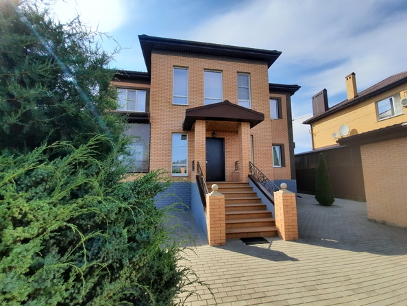 
   Продам дом, 392.8 м², Ленинаван

. Фото 1.
