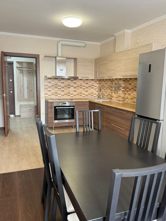 
   Продам 1-комнатную, 50.7 м², Малиновского ул, 66

. Фото 1.
