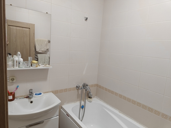
   Продам 3-комнатную, 70.1 м², Комарова ул, 132

. Фото 13.