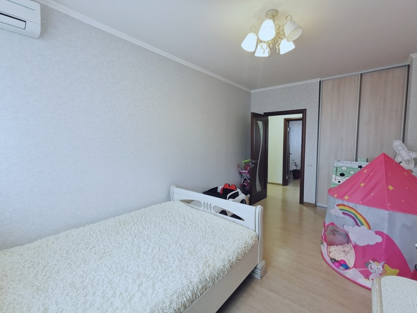 
   Продам 3-комнатную, 90 м², Жмайлова ул, 4/5

. Фото 8.